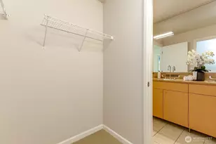 17 W Mercer St, Seattle, WA 98119 - Photo 31