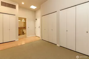 17 W Mercer St, Seattle, WA 98119 - Photo 7