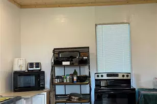 1102 Water St, Raymond, WA 98577 - Photo 9