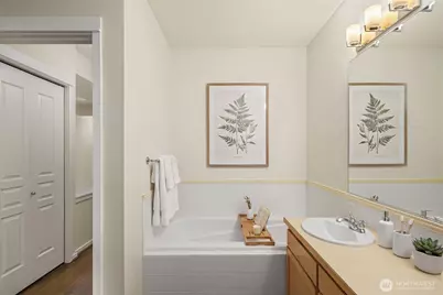 109 2nd Street S #422, Kirkland, WA 98033 - Photo 15