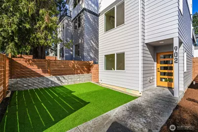 902 N 107th Street, Seattle, WA 98133 - Photo 1