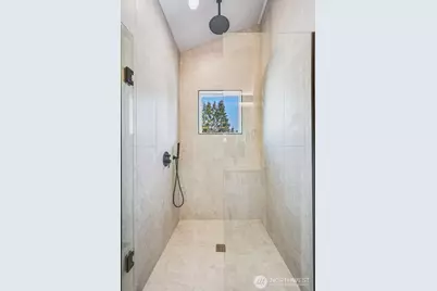 902 N 107th Street, Seattle, WA 98133 - Photo 15