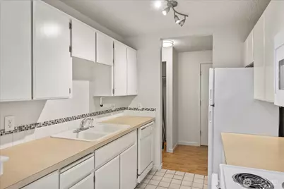 12631 NE 9th Place #C205, Bellevue, WA 98005 - Photo 9