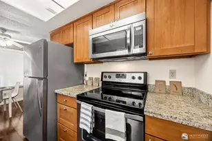 6107 204th St SW, Lynnwood, WA 98036 - Photo 9