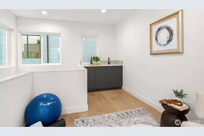 222 D 10th Avenue E, Seattle, WA 98102 - Photo 21