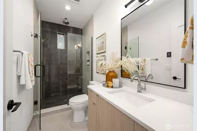 222 D 10th Avenue E, Seattle, WA 98102 - Photo 19
