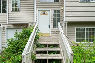 2620 NE 136th St, Seattle, WA 98125 - Photo 3