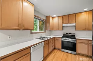 2620 NE 136th St, Seattle, WA 98125 - Photo 13