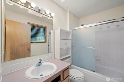 2620 NE 136th Street, Seattle, WA 98125 - Photo 23