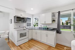 1651 SW 114th St, Seattle, WA 98146 - Photo 13