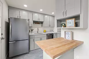 9747 Evanston Ave N, Seattle, WA 98103 - Photo 15