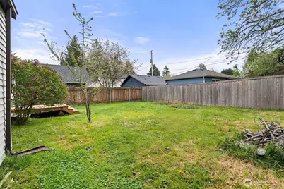 9747 Evanston Ave N, Seattle, WA 98103 - Photo 29