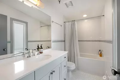 1406 Harvard Avenue #10, Seattle, WA 98122 - Photo 17
