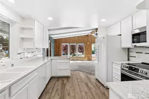 9314 Canyon Rd E, Puyallup, WA 98371 - Photo 9