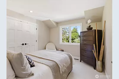 4235 91st Avenue NE, Yarrow Point, WA 98004 - Photo 15