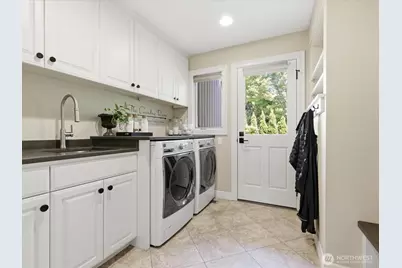 4235 91st Avenue NE, Yarrow Point, WA 98004 - Photo 19