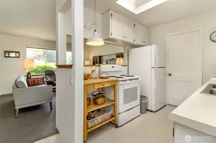 648 SW 107th Ave, Seattle, WA 98146 - Photo 13
