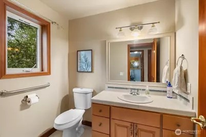 121 E Sterling Dr, Allyn, WA 98524 - Photo 29