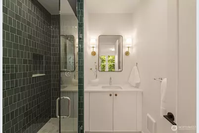 11610 NE 92nd Street, Kirkland, WA 98033 - Photo 35