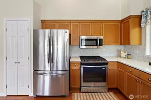 902 NW Leisure Ln, Bremerton, WA 98311 - Photo 5
