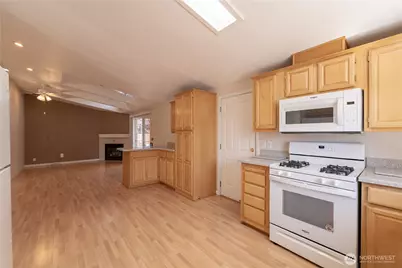 22310 SE 243rd Street #133, Maple Valley, WA 98038 - Photo 7