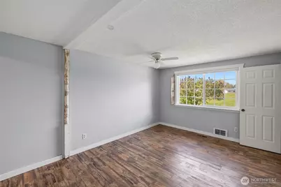 11103 13th Street E, Edgewood, WA 98372 - Photo 17