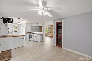 11103 13th St E, Edgewood, WA 98372 - Photo 11