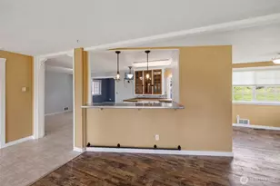 11103 13th St E, Edgewood, WA 98372 - Photo 7