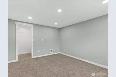 330 V Street SE, Auburn, WA 98002 - Photo 13