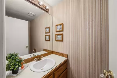 3811 S 255th Place, Kent, WA 98032 - Photo 11