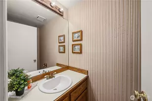 3811 S 255th Pl, Kent, WA 98032 - Photo 11