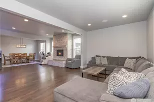 9409 9th Ave Ct E, Tacoma, WA 98445 - Photo 9