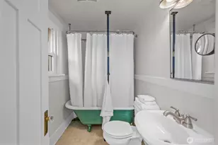 8427 30th Ave SW, Seattle, WA 98126 - Photo 9