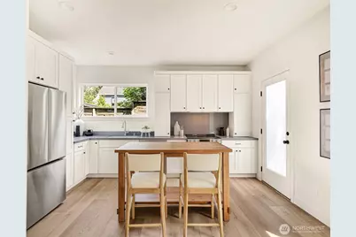 8126 12th Avenue SW #A, Seattle, WA 98106 - Photo 5