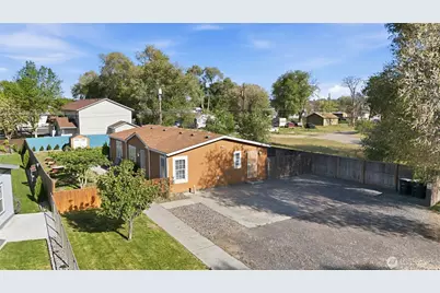 1827 W Bemis Street, Moses Lake, WA 98837 - Photo 1