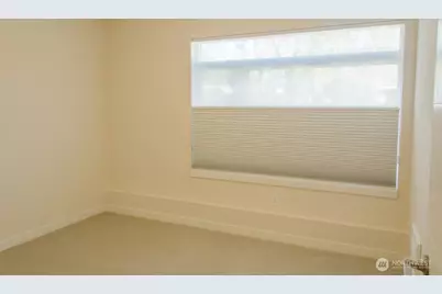 10363 Ashworth Avenue N, Seattle, WA 98133 - Photo 23