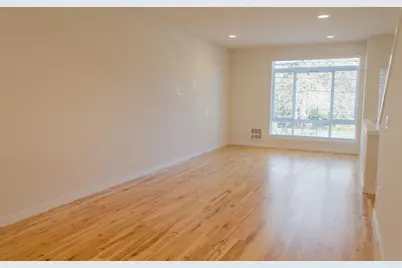 10363 Ashworth Avenue N, Seattle, WA 98133 - Photo 5