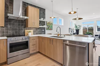 8332 24th Avenue NW, Seattle, WA 98117 - Photo 5