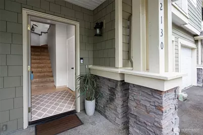 2130 Newport Way NW #7-4, Issaquah, WA 98027 - Photo 3