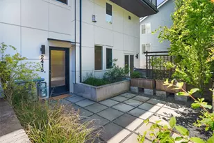 2415 W Lynn St, Seattle, WA 98199 - Photo 7