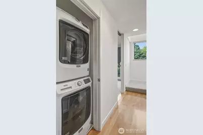 2415 W Lynn Street, Seattle, WA 98199 - Photo 25