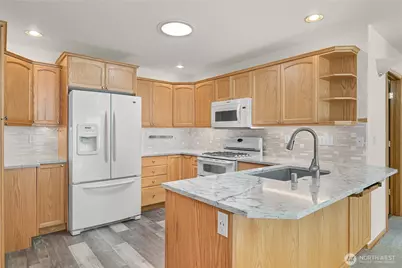 4646 Boardwalk Drive, Bellingham, WA 98226 - Photo 13