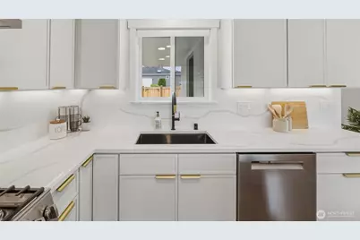 812 Main Street, Edmonds, WA 98020 - Photo 13
