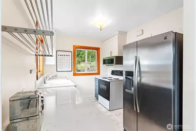 9911 31st Avenue SW, Seattle, WA 98126 - Photo 11