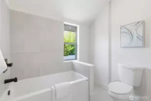 324 NW 80th St, Seattle, WA 98117 - Photo 21