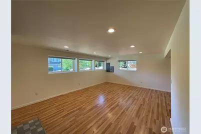 12456 SE 27th Street, Bellevue, WA 98005 - Photo 17