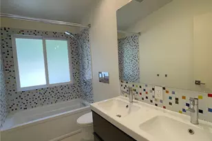 12456 SE 27th St, Bellevue, WA 98005 - Photo 9