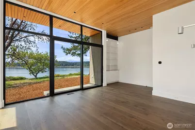15137 Henderson Road, Bainbridge Island, WA 98110 - Photo 19