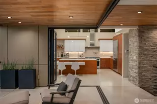 2825 Magnolia Blvd W, Seattle, WA 98199 - Photo 5