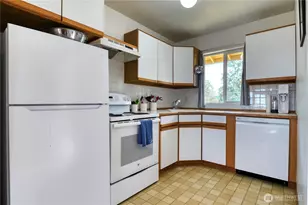 669 Marine Dr, Point Roberts, WA 98281 - Photo 3